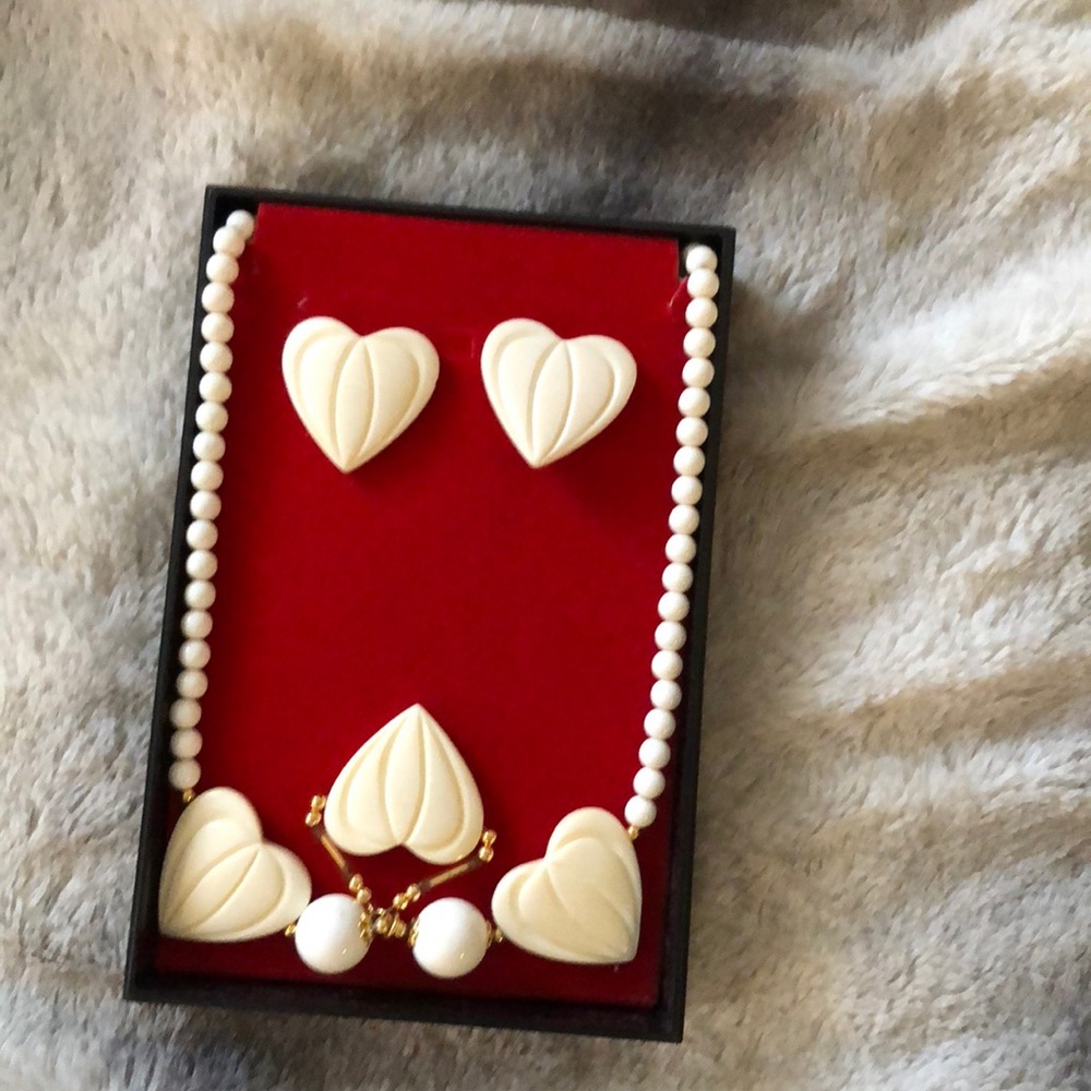 Heart earring and necklace set